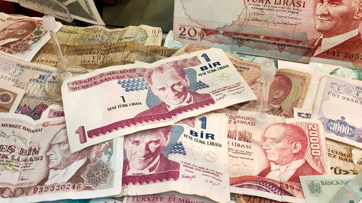 Turkish Lira banknotes — physical settlement layer for USDT-to-cash exchange in Turkey
